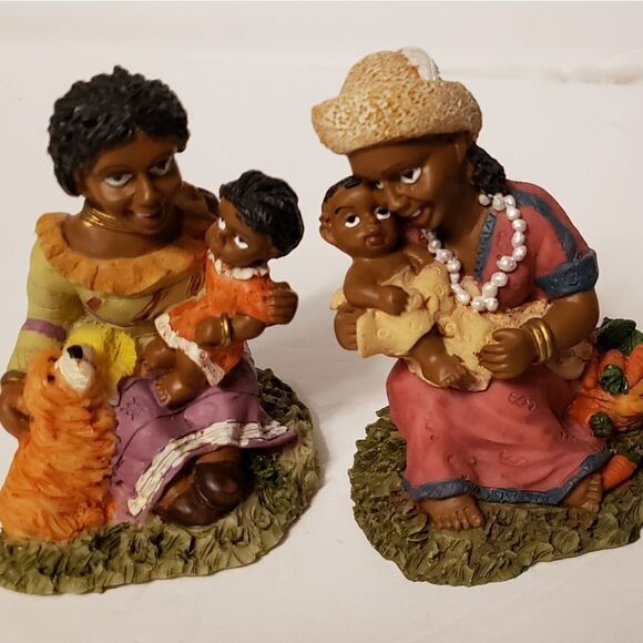 African American Moms w/Thier Children Figurines - Picture 9 of 10